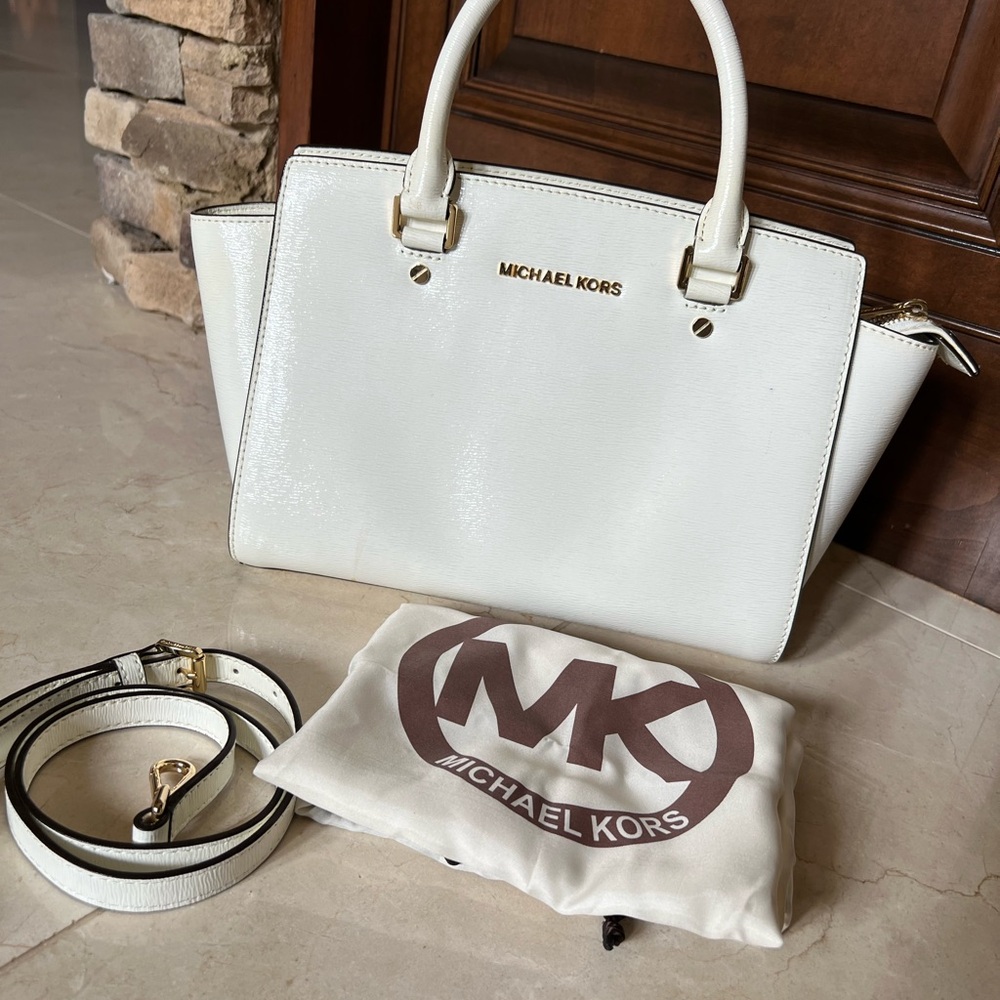 Michael Kors. Selma bag in white leather